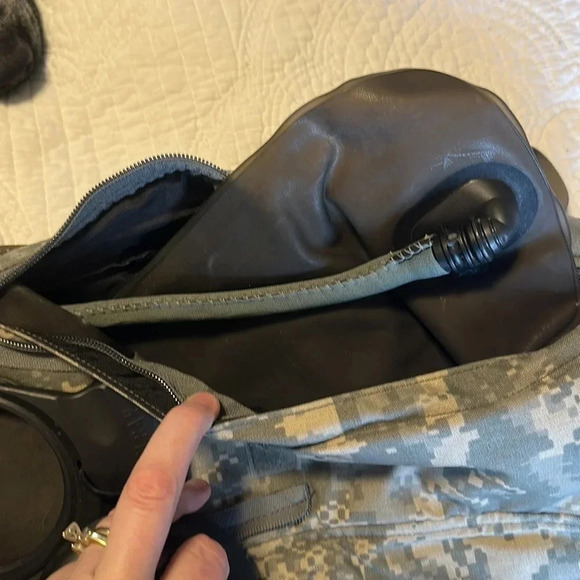 Camelbak camo hydration pack - Picture 6 of 7